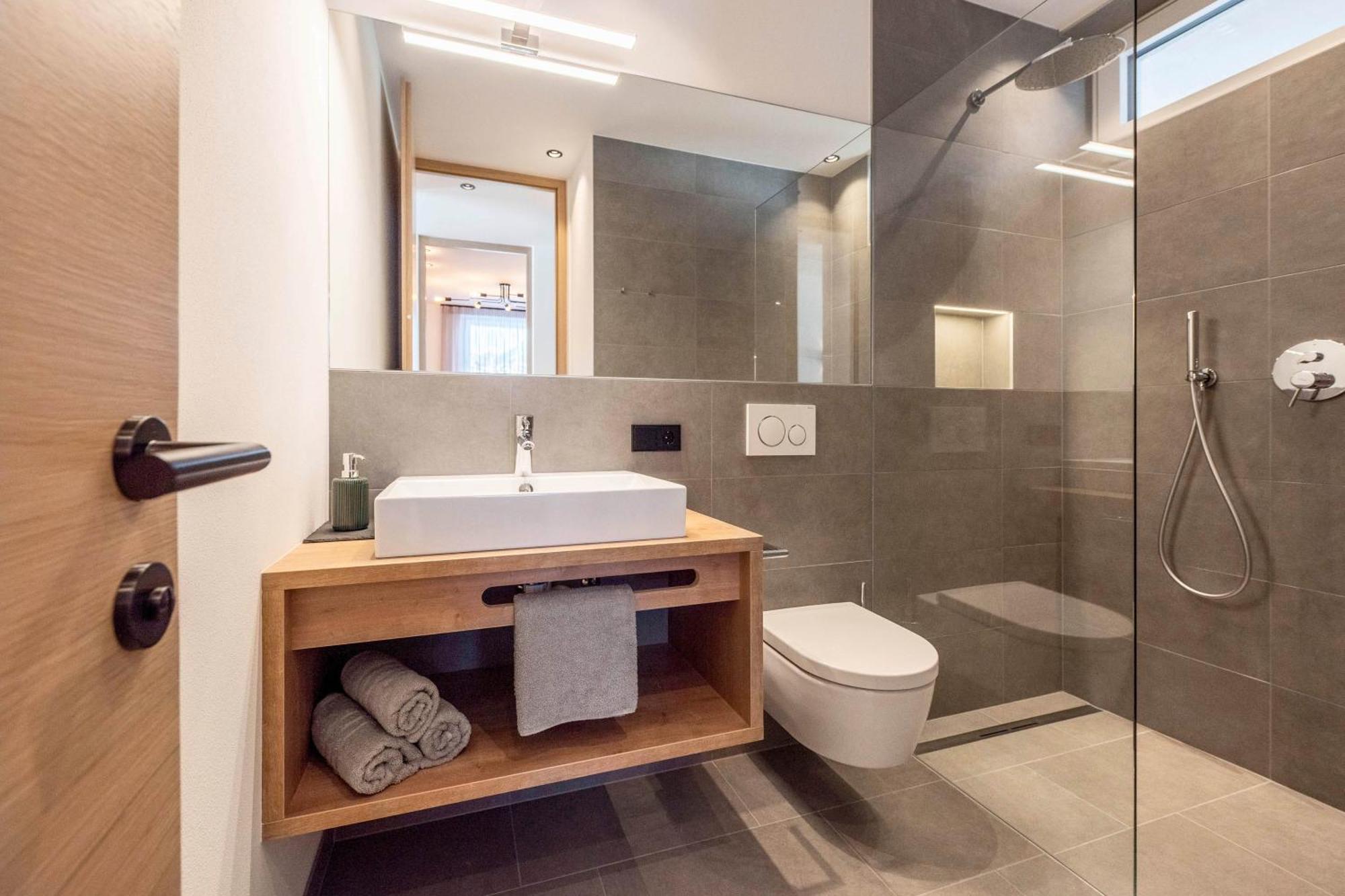 Apartment Heacher *